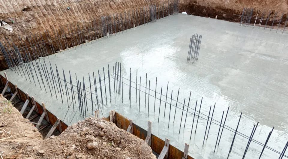 Jak wykończyć fundament domu - uniknij błędów i wybierz najlepsze materiały