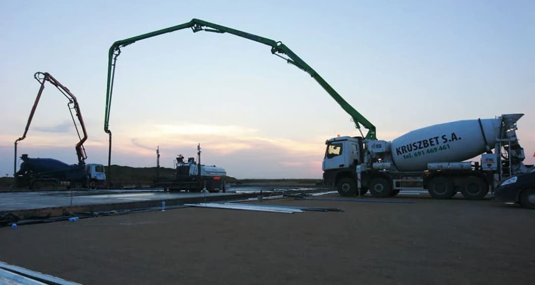 Ile kosztuje beton na fundamenty? Sprawdź ceny i ukryte koszty